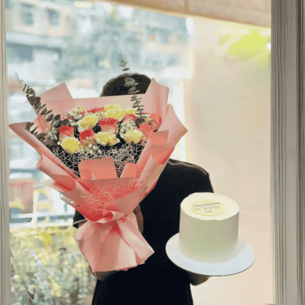 Luxury Surprise Cake C12 with Rose Bouquet price in BD.